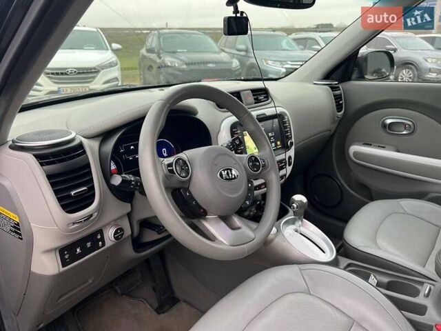 Черный Киа Soul, объемом двигателя 0 л и пробегом 100 тыс. км за 9790 $, фото 16 на Automoto.ua