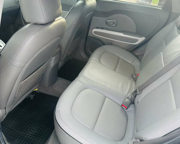 Чорний Кіа Soul, об'ємом двигуна 0 л та пробігом 79 тис. км за 8690 $, фото 14 на Automoto.ua