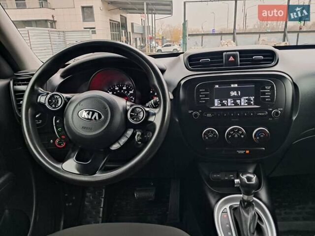 Черный Киа Soul, объемом двигателя 1.59 л и пробегом 183 тыс. км за 9800 $, фото 16 на Automoto.ua