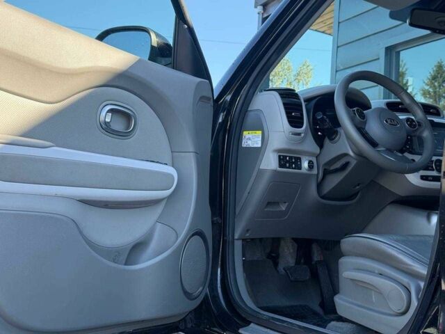 Чорний Кіа Soul, об'ємом двигуна 0 л та пробігом 175 тис. км за 6600 $, фото 9 на Automoto.ua