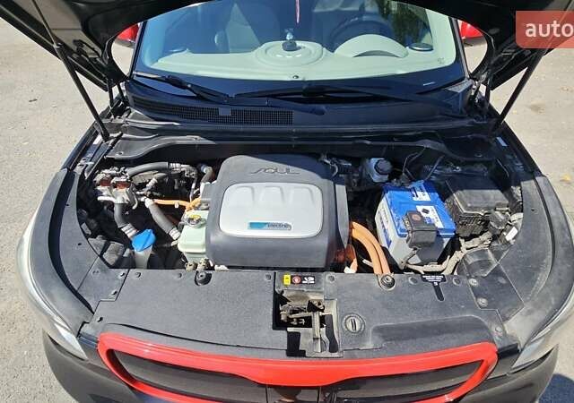 Чорний Кіа Soul, об'ємом двигуна 0 л та пробігом 85 тис. км за 11000 $, фото 2 на Automoto.ua