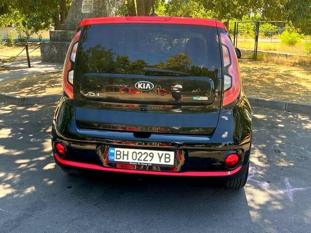 Черный Киа Soul, объемом двигателя 0 л и пробегом 116 тыс. км за 10500 $, фото 2 на Automoto.ua