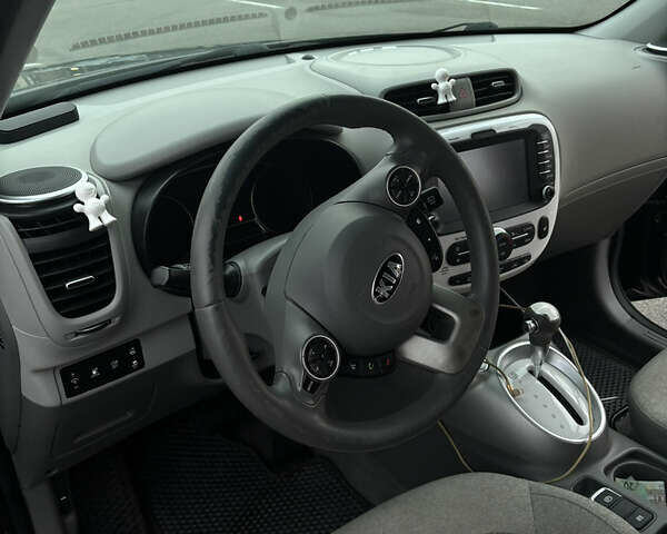Черный Киа Soul, объемом двигателя 0 л и пробегом 100 тыс. км за 9100 $, фото 22 на Automoto.ua