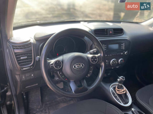 Чорний Кіа Soul, об'ємом двигуна 1.59 л та пробігом 133 тис. км за 9800 $, фото 6 на Automoto.ua