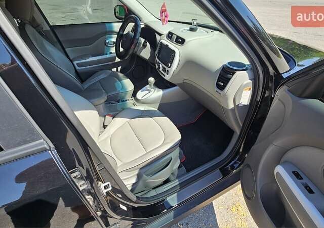 Чорний Кіа Soul, об'ємом двигуна 0 л та пробігом 85 тис. км за 11000 $, фото 1 на Automoto.ua