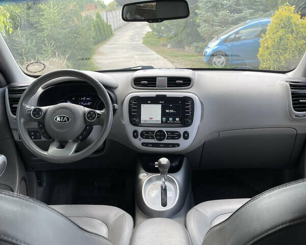 Черный Киа Soul, объемом двигателя 0 л и пробегом 110 тыс. км за 9500 $, фото 17 на Automoto.ua