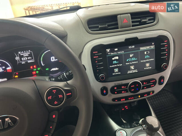 Черный Киа Soul, объемом двигателя 0 л и пробегом 95 тыс. км за 6999 $, фото 5 на Automoto.ua