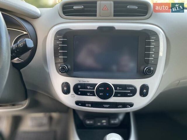 Чорний Кіа Soul, об'ємом двигуна 0 л та пробігом 114 тис. км за 7350 $, фото 10 на Automoto.ua