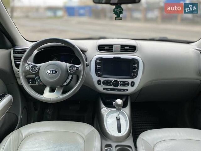 Черный Киа Soul, объемом двигателя 0 л и пробегом 130 тыс. км за 6099 $, фото 7 на Automoto.ua