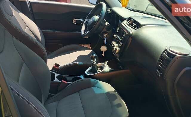 Чорний Кіа Soul, об'ємом двигуна 1.59 л та пробігом 175 тис. км за 8150 $, фото 3 на Automoto.ua