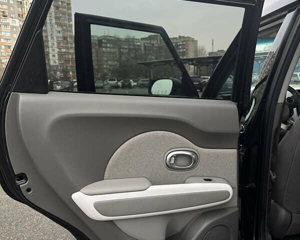 Черный Киа Soul, объемом двигателя 0 л и пробегом 100 тыс. км за 9100 $, фото 36 на Automoto.ua