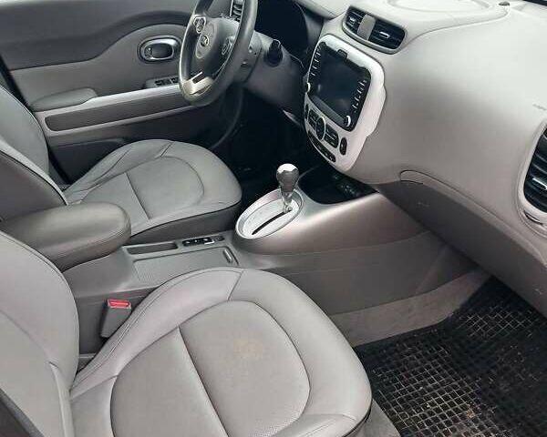 Киа Soul 2016 в Львове на Automoto.ua Черный Киа Soul, объемом двигателя 0 л и пробегом 113 тыс. км за 7300 $, фото 4 на Automoto.ua