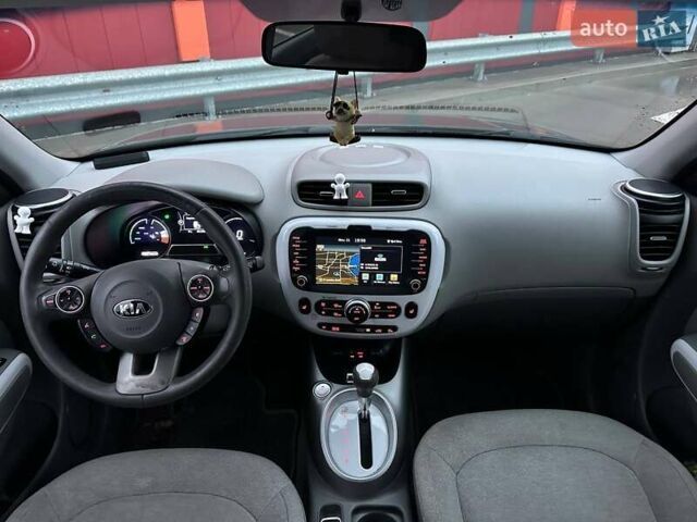 Черный Киа Soul, объемом двигателя 0 л и пробегом 100 тыс. км за 8790 $, фото 12 на Automoto.ua