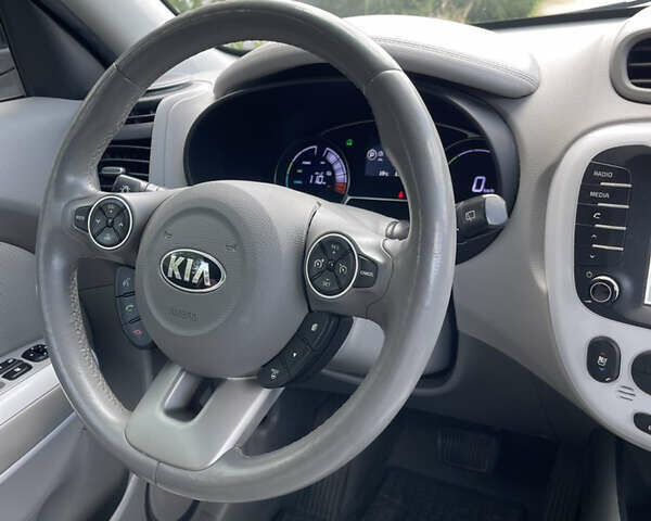 Черный Киа Soul, объемом двигателя 0 л и пробегом 110 тыс. км за 9500 $, фото 20 на Automoto.ua