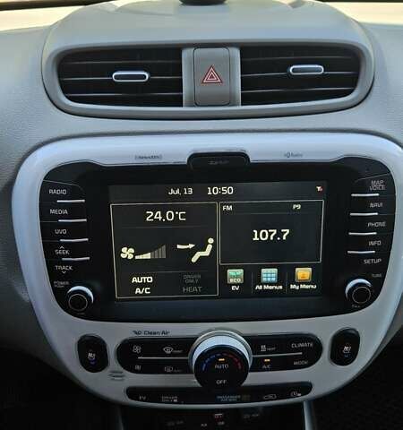 Чорний Кіа Soul, об'ємом двигуна 0 л та пробігом 85 тис. км за 11000 $, фото 8 на Automoto.ua