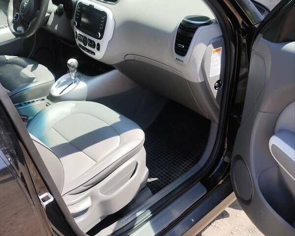 Черный Киа Soul, объемом двигателя 0 л и пробегом 153 тыс. км за 8250 $, фото 2 на Automoto.ua