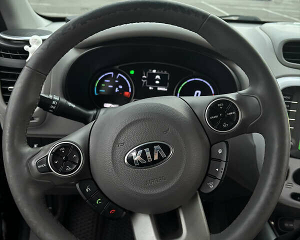 Черный Киа Soul, объемом двигателя 0 л и пробегом 100 тыс. км за 9100 $, фото 27 на Automoto.ua