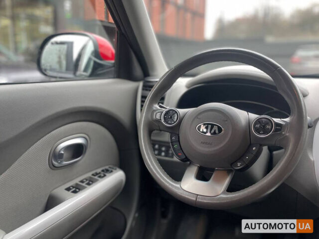 Чорний Кіа Soul, об'ємом двигуна 27 л та пробігом 133 тис. км за 9800 $, фото 7 на Automoto.ua