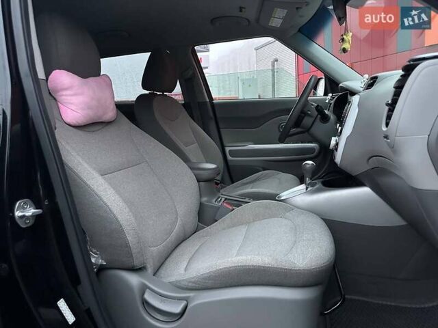 Черный Киа Soul, объемом двигателя 0 л и пробегом 100 тыс. км за 8790 $, фото 11 на Automoto.ua