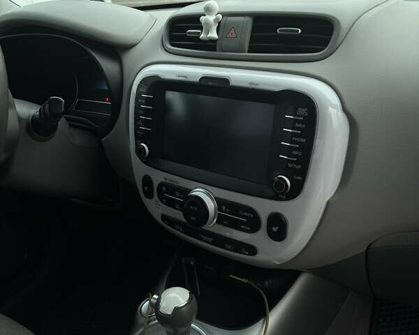 Черный Киа Soul, объемом двигателя 0 л и пробегом 100 тыс. км за 9100 $, фото 15 на Automoto.ua