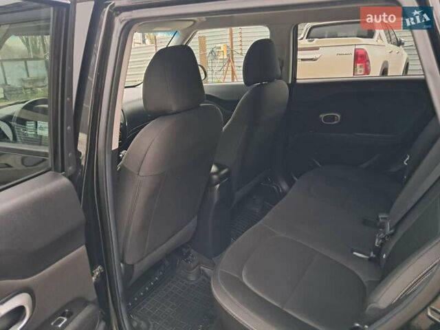 Черный Киа Soul, объемом двигателя 1.59 л и пробегом 183 тыс. км за 9800 $, фото 13 на Automoto.ua