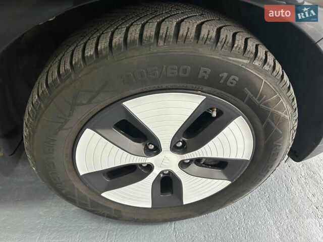 Черный Киа Soul, объемом двигателя 0 л и пробегом 95 тыс. км за 6999 $, фото 4 на Automoto.ua