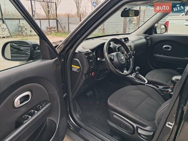Черный Киа Soul, объемом двигателя 1.59 л и пробегом 183 тыс. км за 9800 $, фото 14 на Automoto.ua
