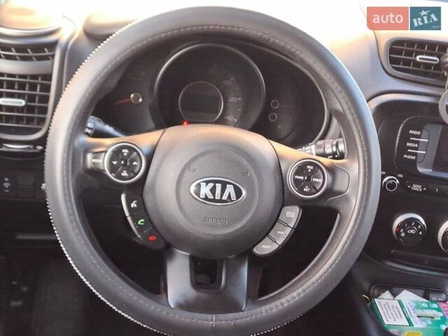 Черный Киа Soul, объемом двигателя 1.6 л и пробегом 112 тыс. км за 15990 $, фото 4 на Automoto.ua