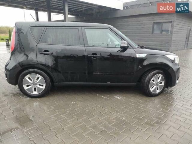 Черный Киа Soul, объемом двигателя 0 л и пробегом 110 тыс. км за 11200 $, фото 5 на Automoto.ua