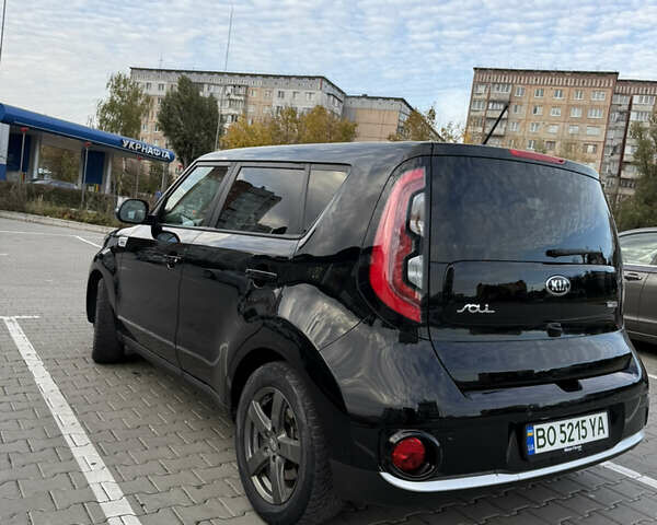 Киа Soul 2017 в Тернополе на Automoto.ua Черный Киа Soul, объемом двигателя 0 л и пробегом 152 тыс. км за 11990 $, фото 8 на Automoto.ua
