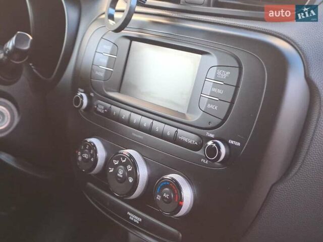 Черный Киа Soul, объемом двигателя 1.6 л и пробегом 112 тыс. км за 15990 $, фото 8 на Automoto.ua