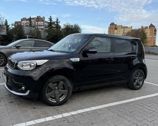 Киа Soul 2017 в Тернополе на Automoto.ua Черный Киа Soul, объемом двигателя 0 л и пробегом 152 тыс. км за 11990 $, фото 4 на Automoto.ua