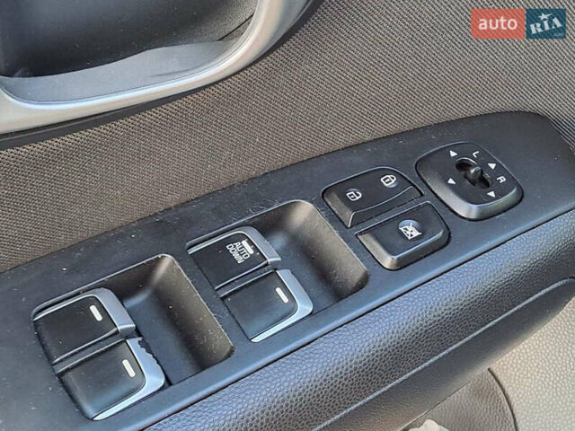 Черный Киа Soul, объемом двигателя 1.6 л и пробегом 112 тыс. км за 15990 $, фото 6 на Automoto.ua