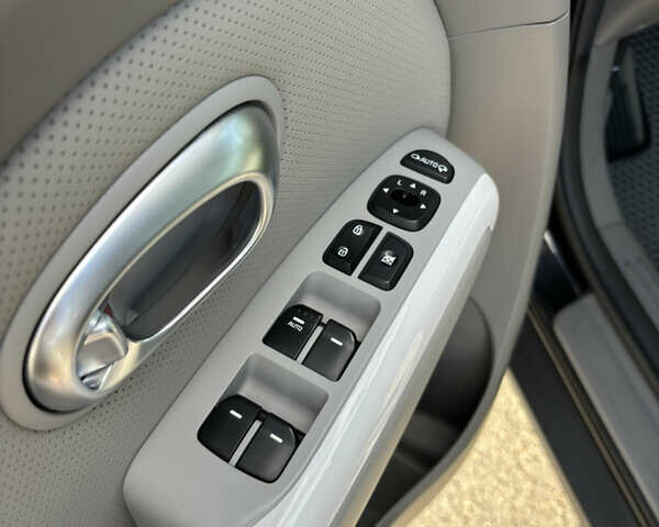 Черный Киа Soul, объемом двигателя 0 л и пробегом 61 тыс. км за 9300 $, фото 20 на Automoto.ua