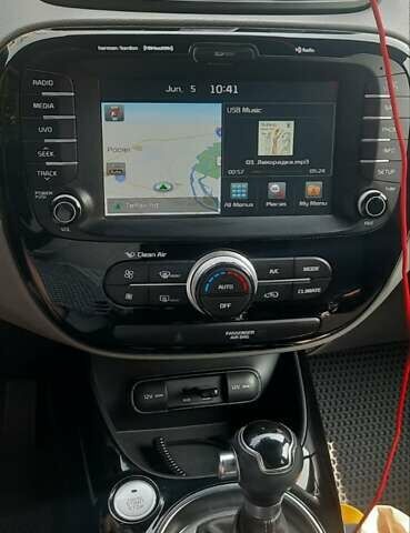 Чорний Кіа Soul, об'ємом двигуна 2 л та пробігом 138 тис. км за 12000 $, фото 2 на Automoto.ua