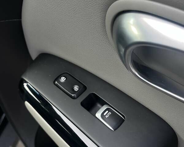 Чорний Кіа Soul, об'ємом двигуна 2 л та пробігом 143 тис. км за 12300 $, фото 18 на Automoto.ua