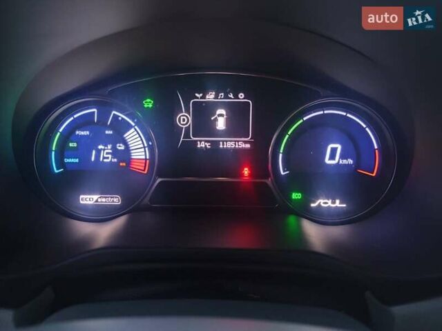 Черный Киа Soul, объемом двигателя 0 л и пробегом 118 тыс. км за 11000 $, фото 4 на Automoto.ua