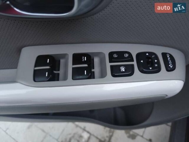 Черный Киа Soul, объемом двигателя 0 л и пробегом 118 тыс. км за 11000 $, фото 7 на Automoto.ua