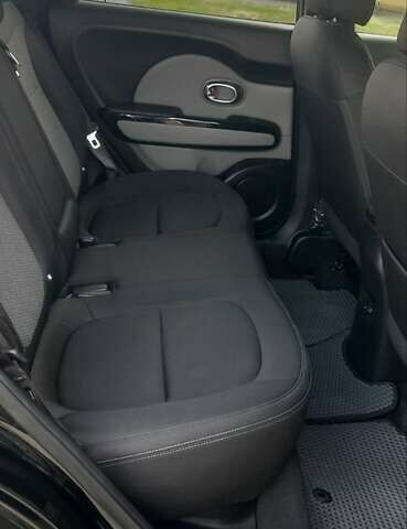 Чорний Кіа Soul, об'ємом двигуна 2 л та пробігом 138 тис. км за 12000 $, фото 6 на Automoto.ua