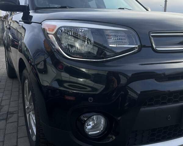 Чорний Кіа Soul, об'ємом двигуна 2 л та пробігом 143 тис. км за 12300 $, фото 2 на Automoto.ua