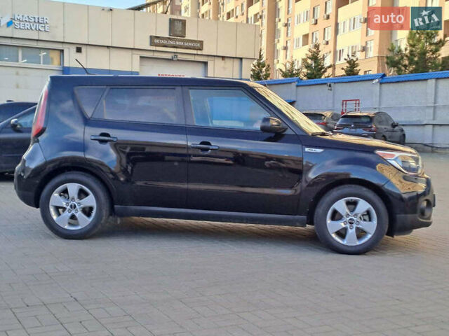 Черный Киа Soul, объемом двигателя 1.6 л и пробегом 112 тыс. км за 15990 $, фото 3 на Automoto.ua