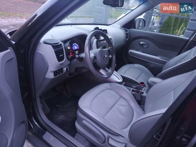 Черный Киа Soul, объемом двигателя 0 л и пробегом 118 тыс. км за 11000 $, фото 8 на Automoto.ua