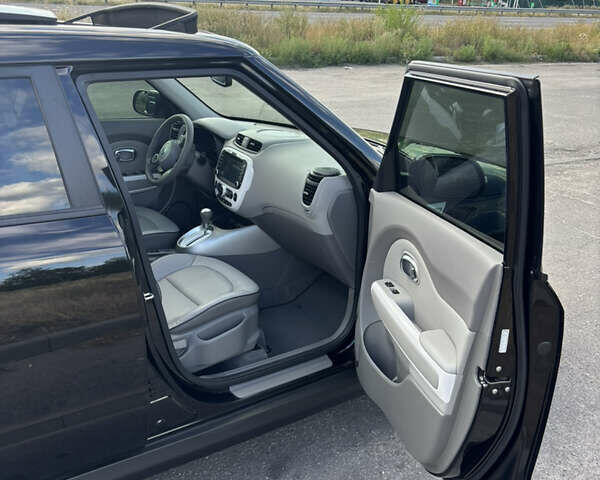 Черный Киа Soul, объемом двигателя 0 л и пробегом 61 тыс. км за 9300 $, фото 6 на Automoto.ua