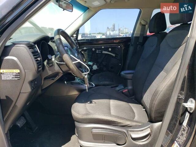 Чорний Кіа Soul, об'ємом двигуна 2 л та пробігом 105 тис. км за 2200 $, фото 6 на Automoto.ua