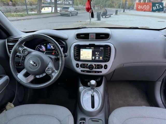 Киа Soul 2017 в Дрогобыче на Automoto.ua Черный Киа Soul, объемом двигателя 0 л и пробегом 160 тыс. км за 8500 $, фото 3 на Automoto.ua