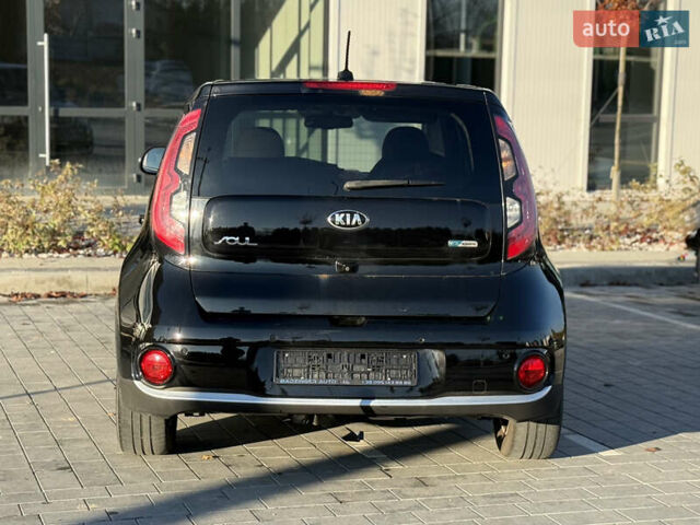 Чорний Кіа Soul, об'ємом двигуна 0 л та пробігом 168 тис. км за 9800 $, фото 4 на Automoto.ua