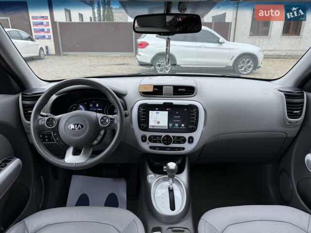 Черный Киа Soul, объемом двигателя 0 л и пробегом 131 тыс. км за 10300 $, фото 50 на Automoto.ua