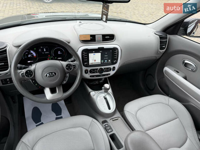 Черный Киа Soul, объемом двигателя 0 л и пробегом 131 тыс. км за 10300 $, фото 45 на Automoto.ua