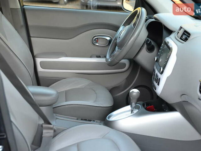 Чорний Кіа Soul, об'ємом двигуна 0 л та пробігом 110 тис. км за 10999 $, фото 22 на Automoto.ua