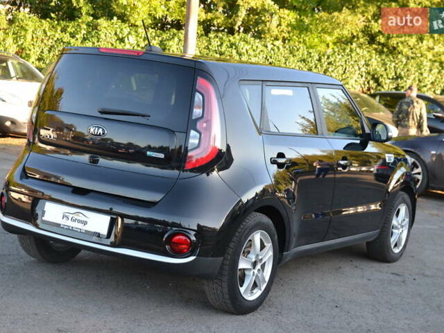 Чорний Кіа Soul, об'ємом двигуна 0 л та пробігом 110 тис. км за 10999 $, фото 6 на Automoto.ua